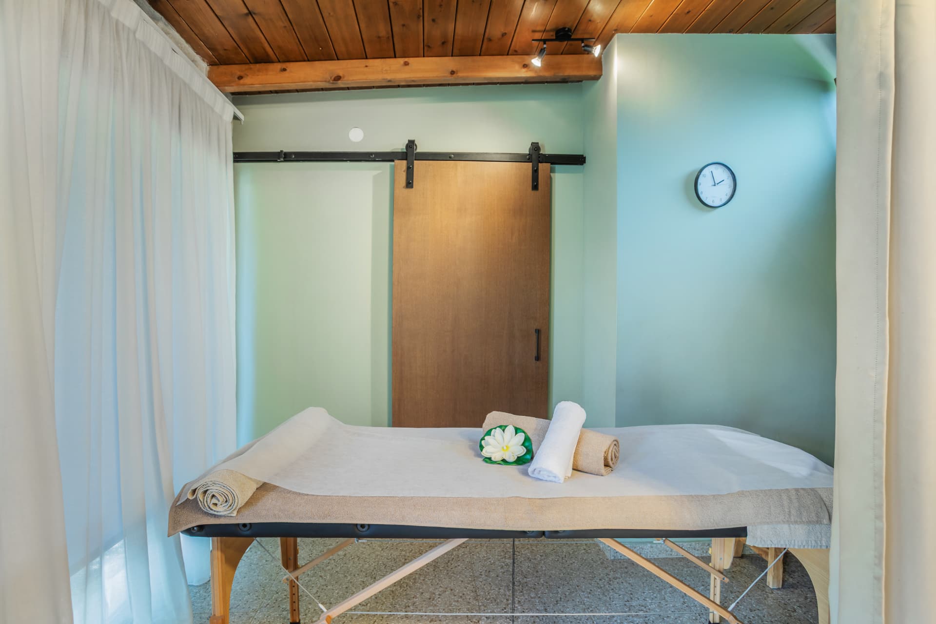 Spa treatment room